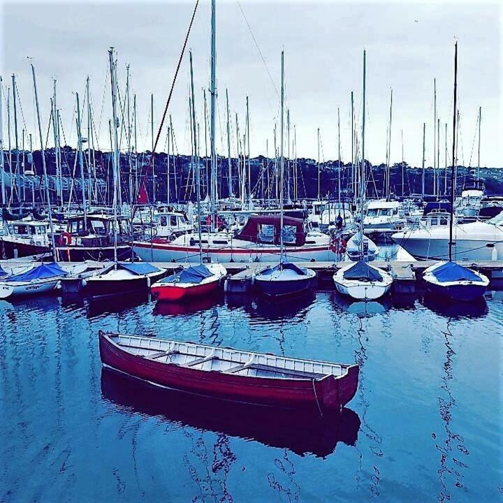 Luxury Town Centre Apartment Kinsale Exteriör bild