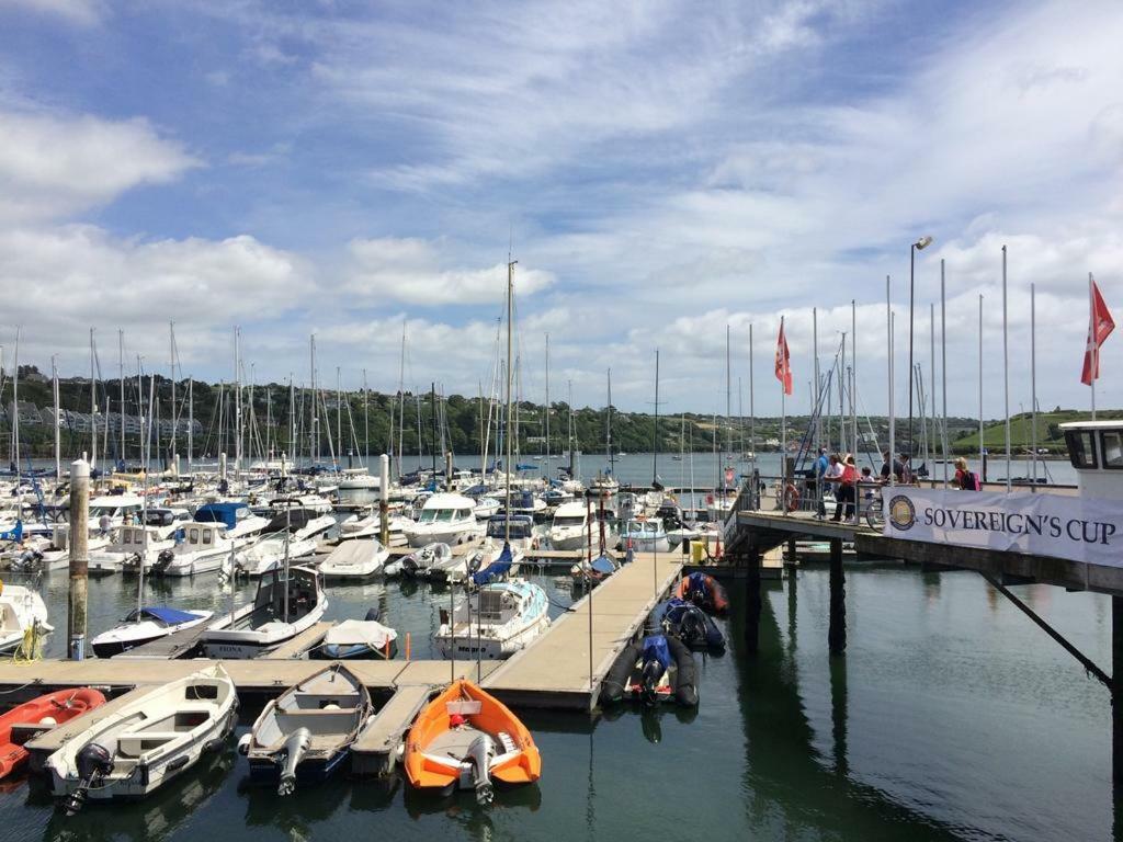 Luxury Town Centre Apartment Kinsale Exteriör bild